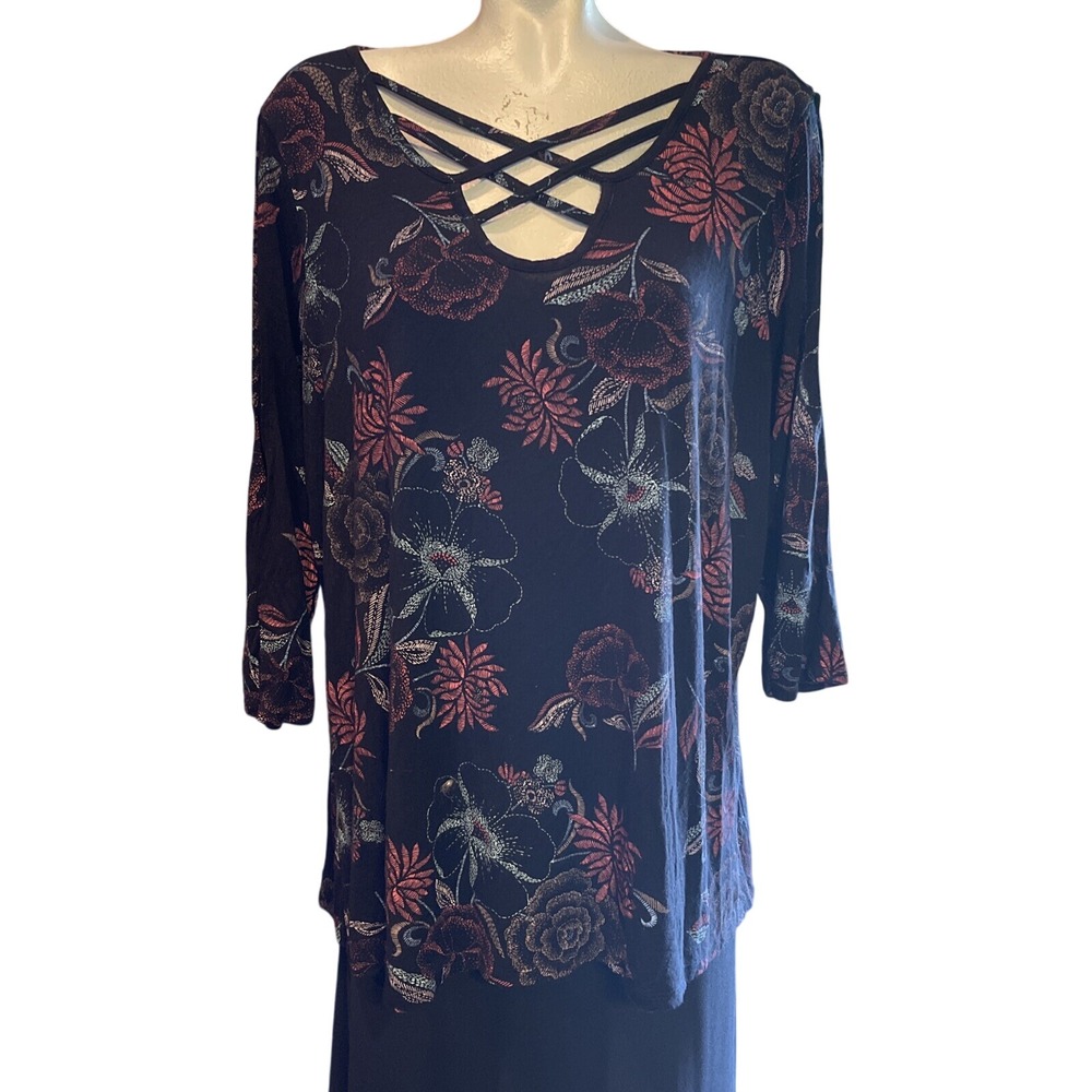 Maurices 24/7 Floral Lattice Cold Shoulder Top Size‎ 1 Black Pink
